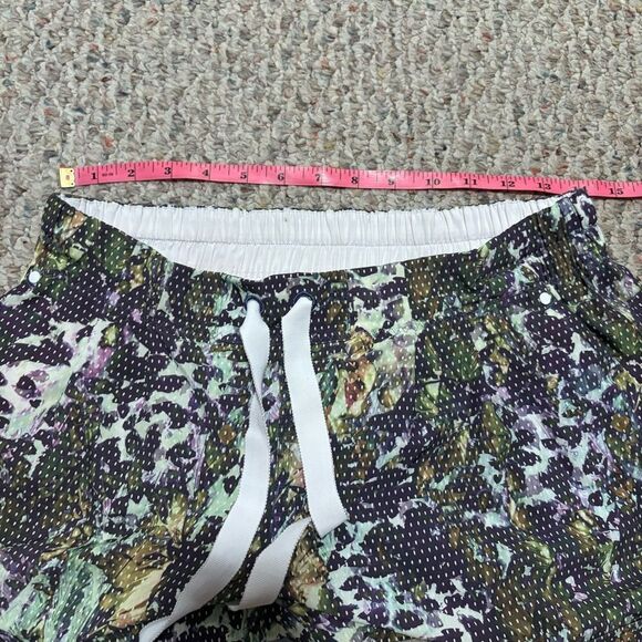 Lululemon Spring Break Away Short Floral Sport White Multi- Size 10 - Picture 10 of 10